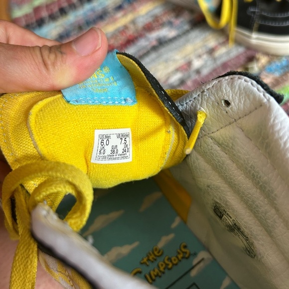 Men's The Simpsons Van's Shoes Sneakers Size M6 W7.5 - Picture 10 of 16